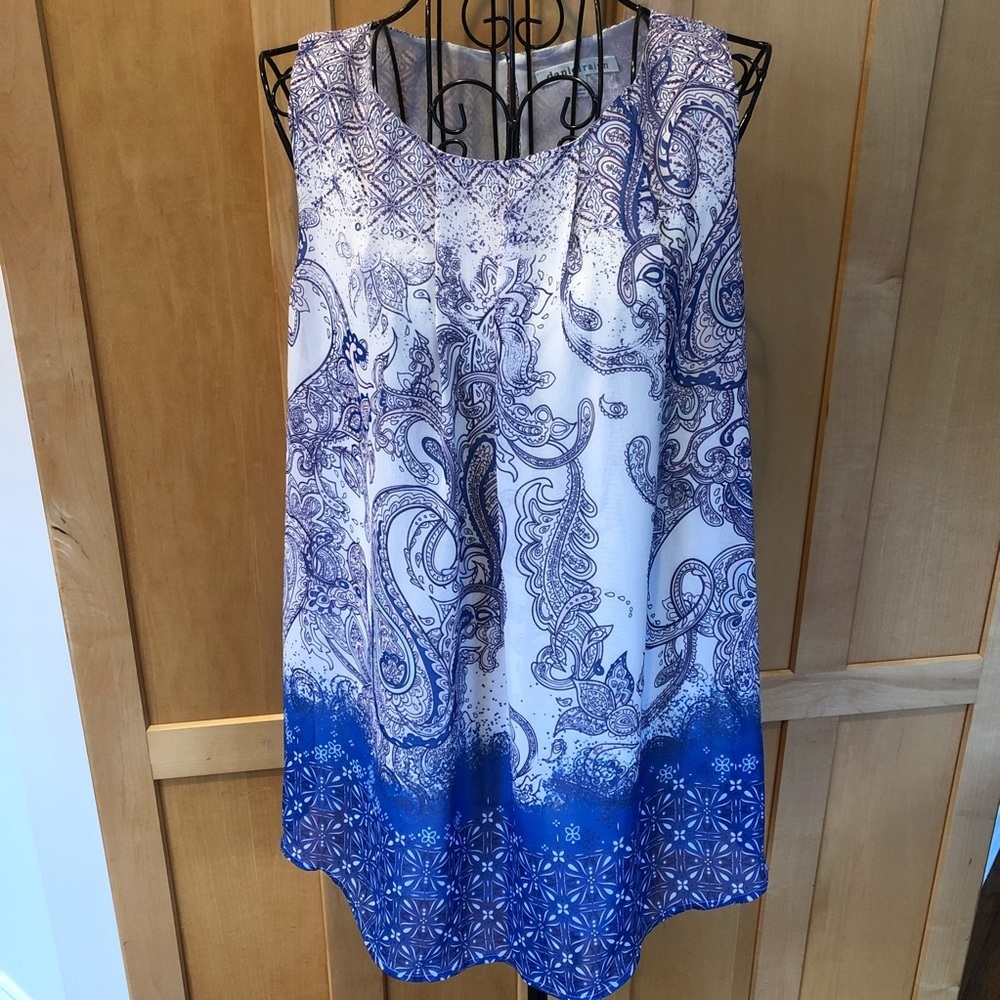 Anthropologie brand Daniel Rainn sleeveless Top Medium
